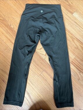 Lululemon army green High-Rise Align Crops